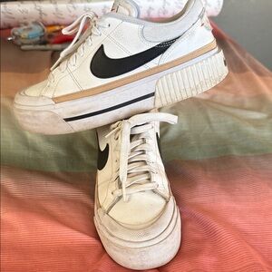 Nike Women's White and Black Sneakers